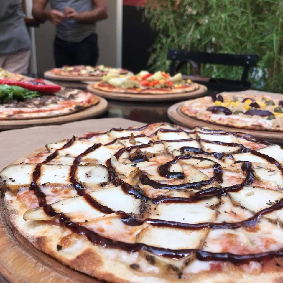 hakkında iki girişimcinin lezzetli pizzaları değişmeyen lezzetler her